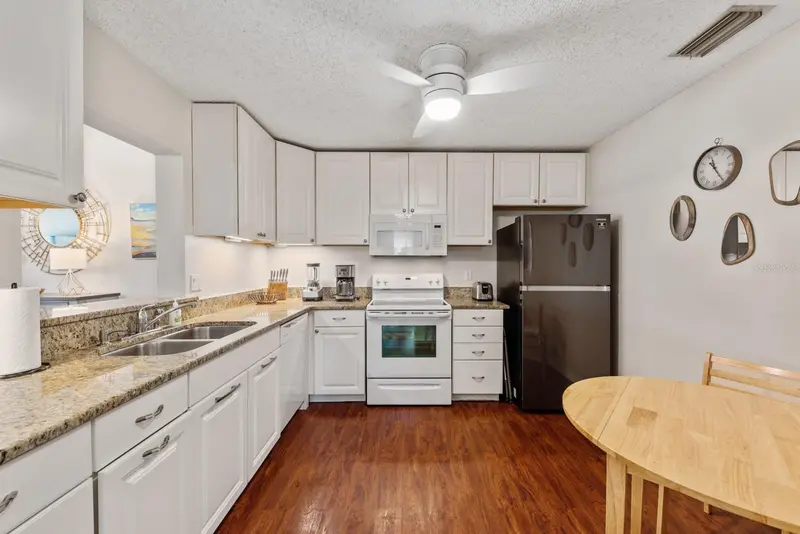 Thumbnail 15