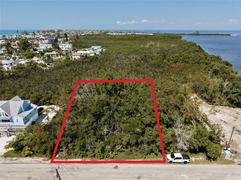 28TH STREET, HOLMES BEACH