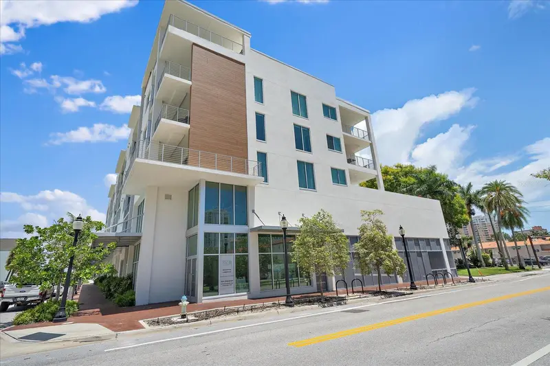 332 COCOANUT AVENUE #406, SARASOTA