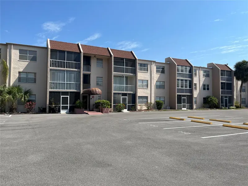519 ALBEE FARM ROAD #303, VENICE