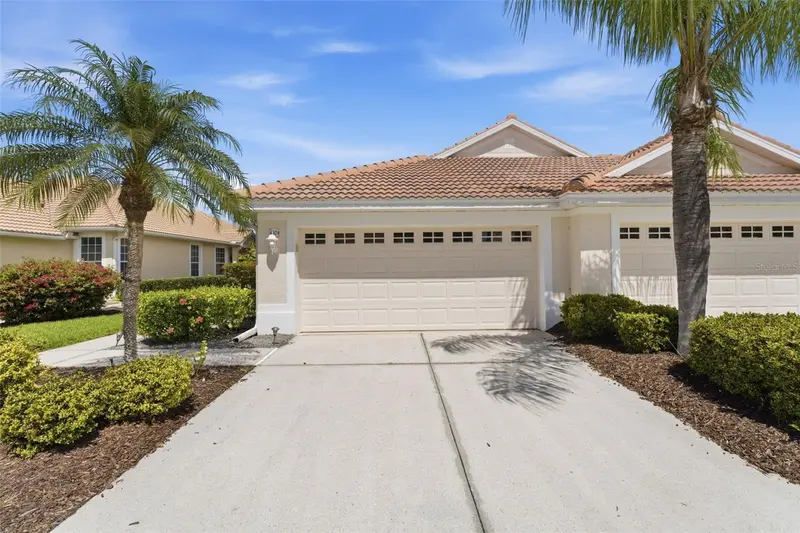 4924 WHISPERING OAKS DRIVE, NORTH PORT