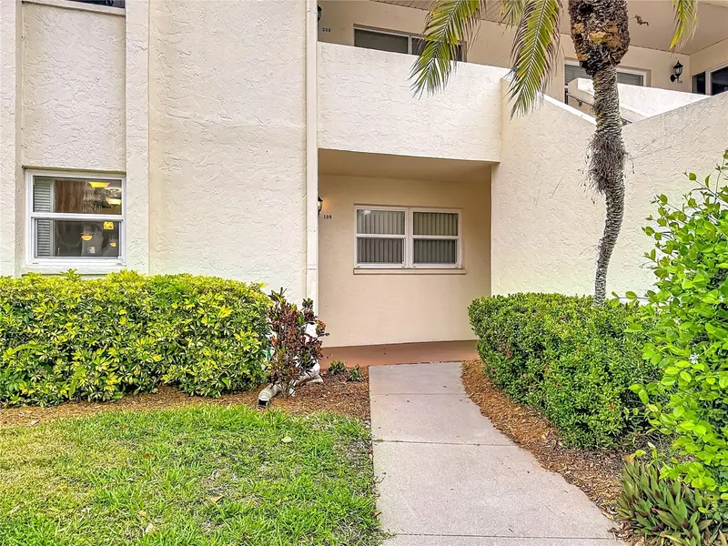 760 VILLAGE CIRCLE #109, VENICE, photo 5 of 50