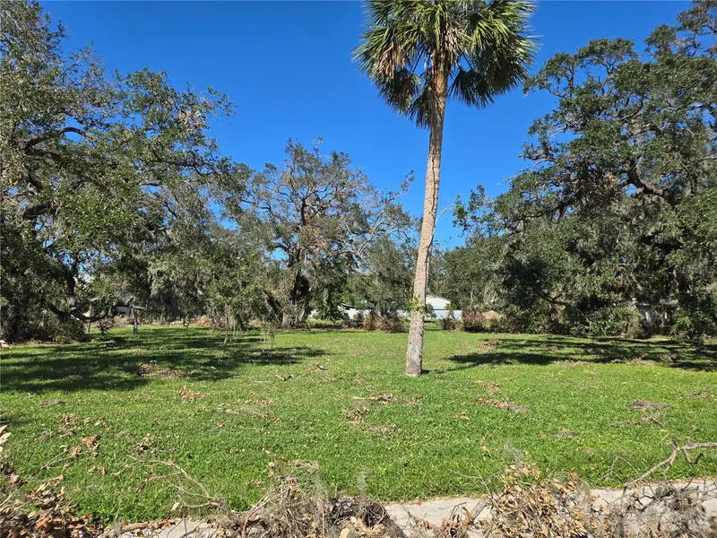 1800 TAMIAMI TRAIL, SARASOTA