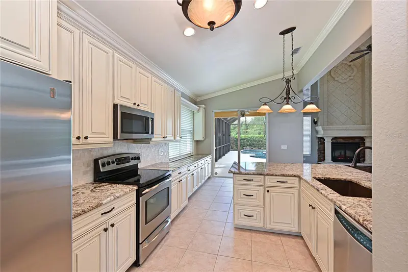 210 WINDING RIVER TRAIL, BRADENTON, photo 4 of 46