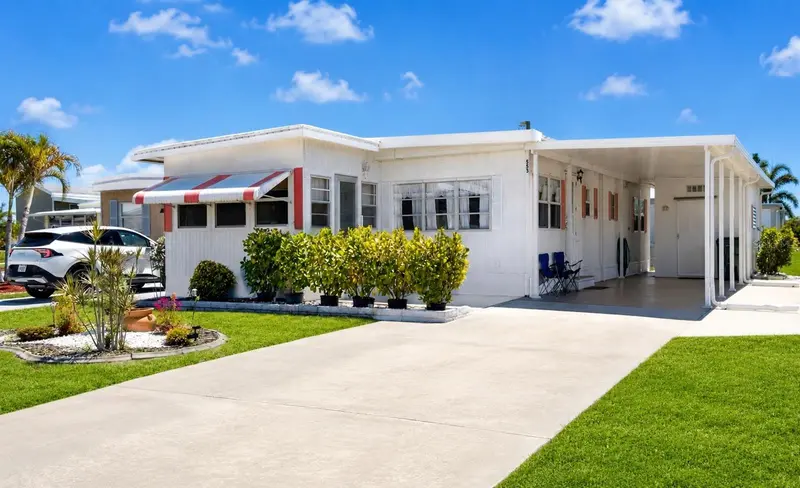 553 FLEETWOOD STREET, NORTH PORT