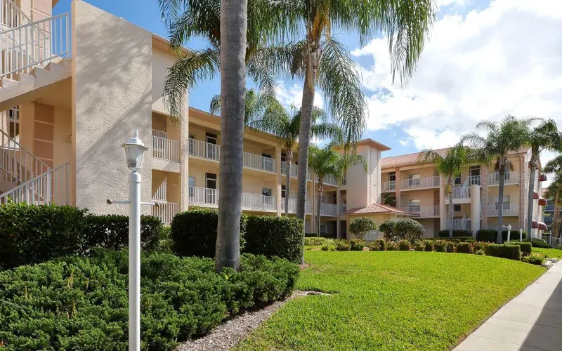 9630 CLUB SOUTH CIRCLE #6202, SARASOTA