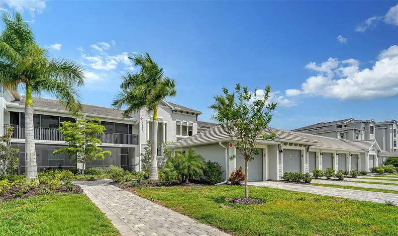 12390 WELLEN GOLF STREET #107, VENICE