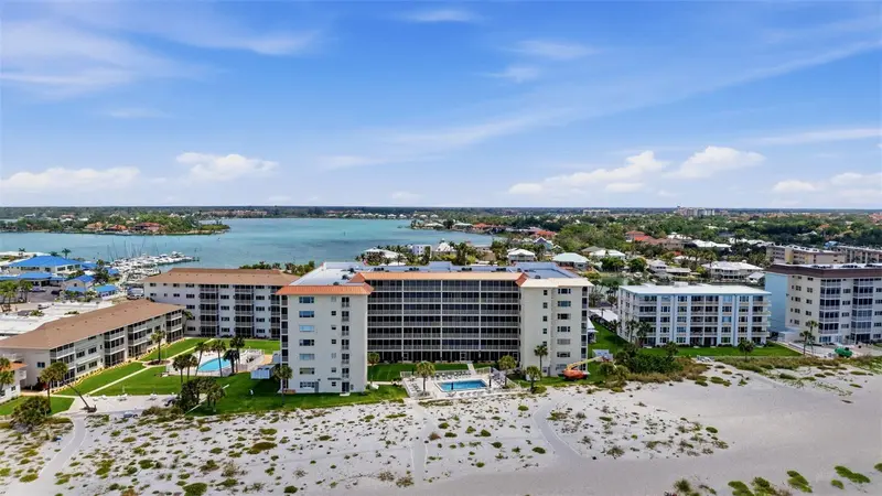 1150 TARPON CENTER DRIVE #304, VENICE