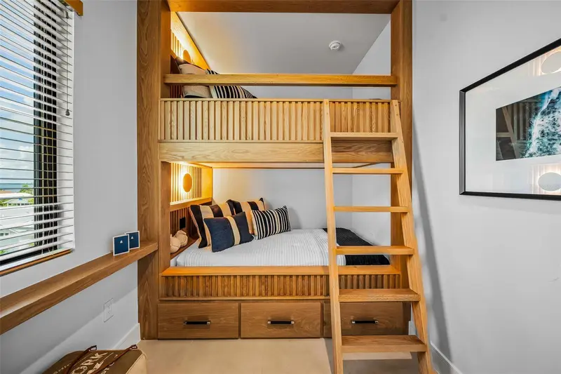 Thumbnail 23