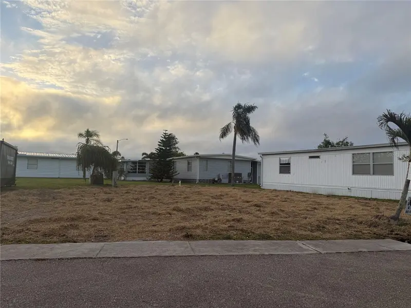 5621 SUNFLOWER ROAD, VENICE