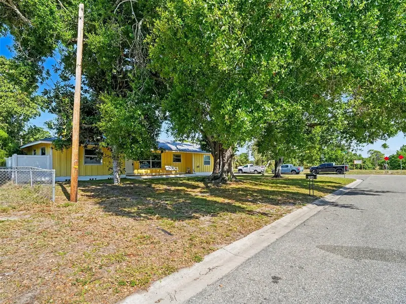 704 LOCKWOOD RIDGE ROAD, SARASOTA, photo 3 of 55