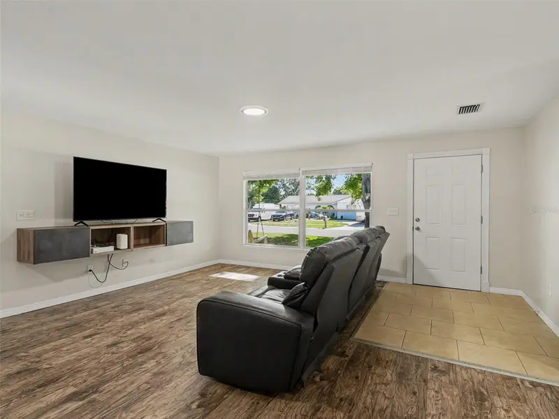 704 LOCKWOOD RIDGE ROAD, SARASOTA, photo 5 of 55