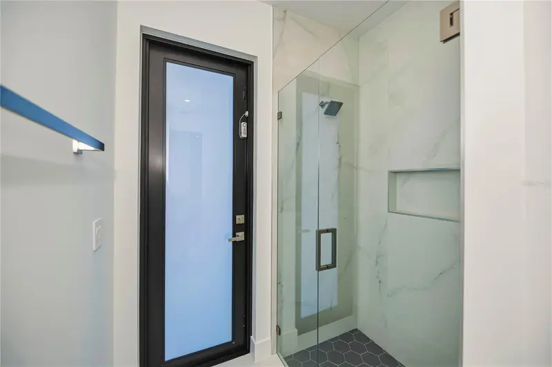 Thumbnail 33