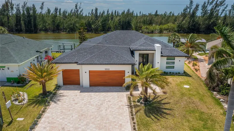 10522 RIVERSIDE ROAD, PORT CHARLOTTE