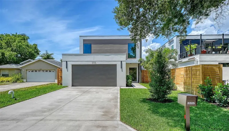 2225 FLORINDA STREET, SARASOTA