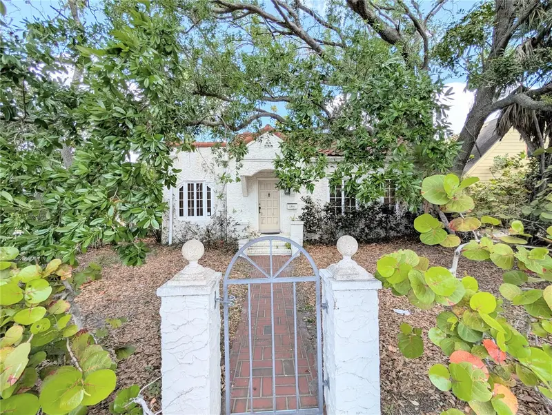 1701 SIESTA DRIVE, SARASOTA