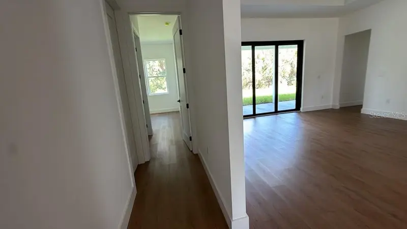 Thumbnail 28
