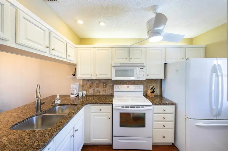 437 CERROMAR LANE #525, VENICE, photo 4 of 27