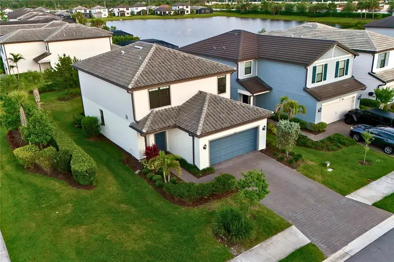 6111 BLUESTAR COURT, LAKEWOOD RANCH