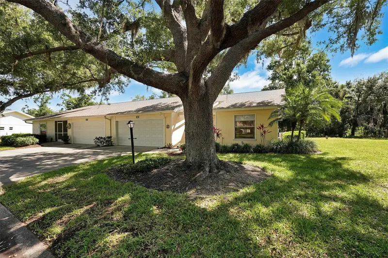 3925 OAKHURST BOULEVARD, SARASOTA