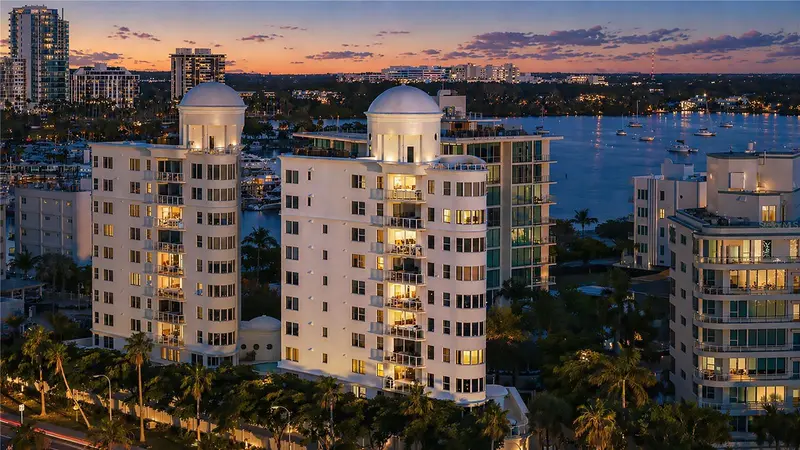 128 GOLDEN GATE POINT #202A, SARASOTA