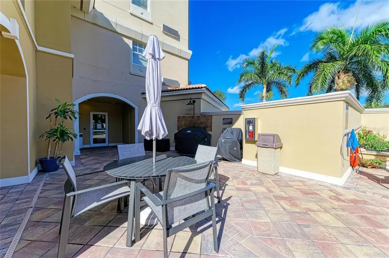 Thumbnail 32