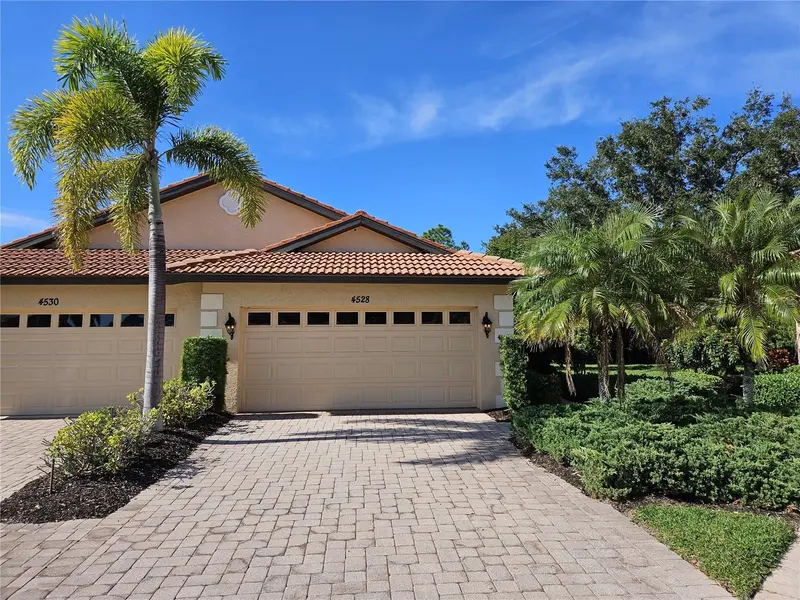 4528 CANCELLO GRANDE AVENUE, VENICE