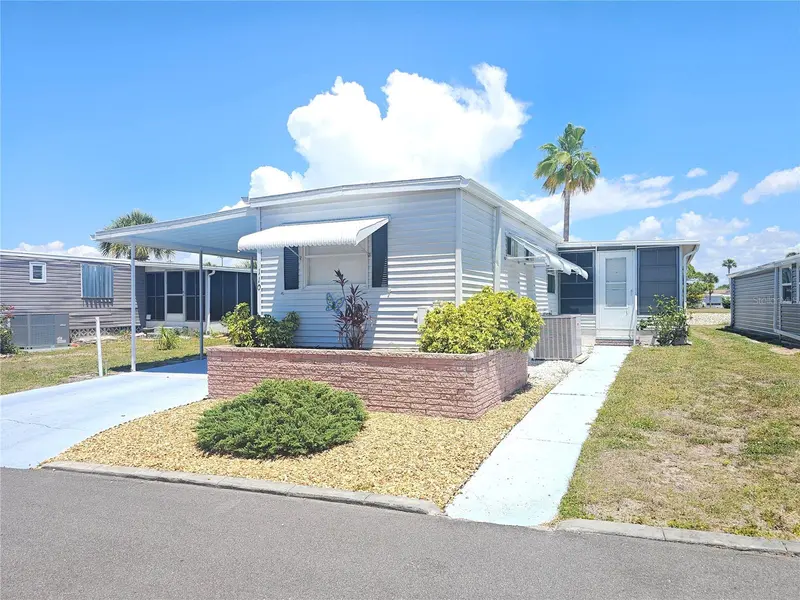 110 ROMA ROAD, VENICE, photo 2 of 45