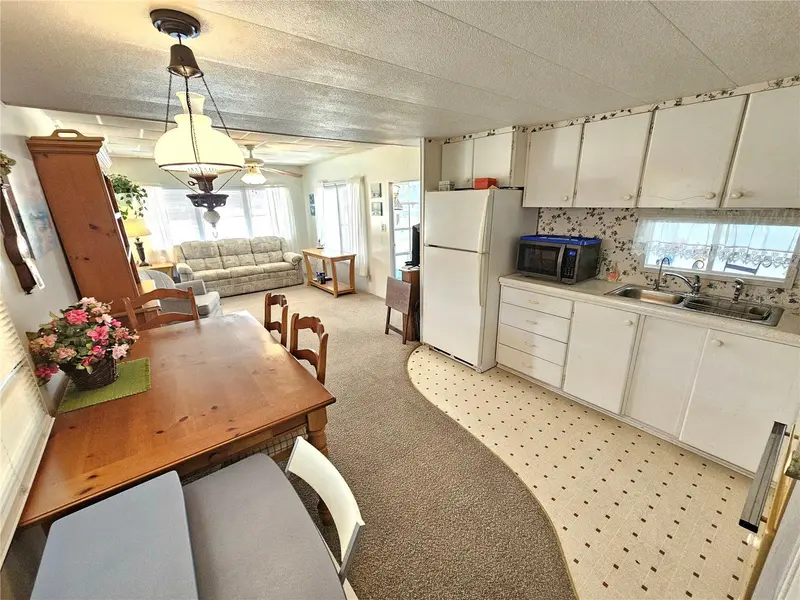 110 ROMA ROAD, VENICE, photo 4 of 45