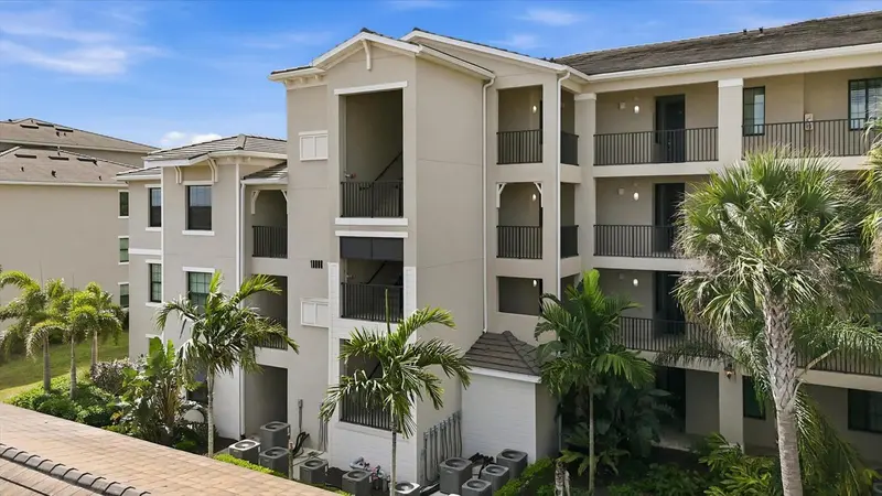 18008 GAWTHROP DRIVE #401, BRADENTON, photo 4 of 78