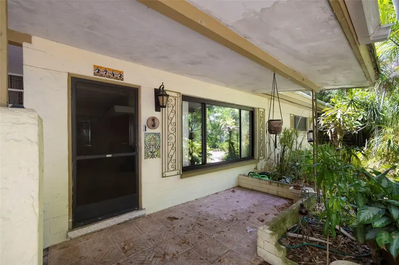 2742 EAST AVENUE, SARASOTA, photo 5 of 78