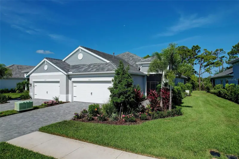10233 LAKE WALES CIRCLE, SARASOTA