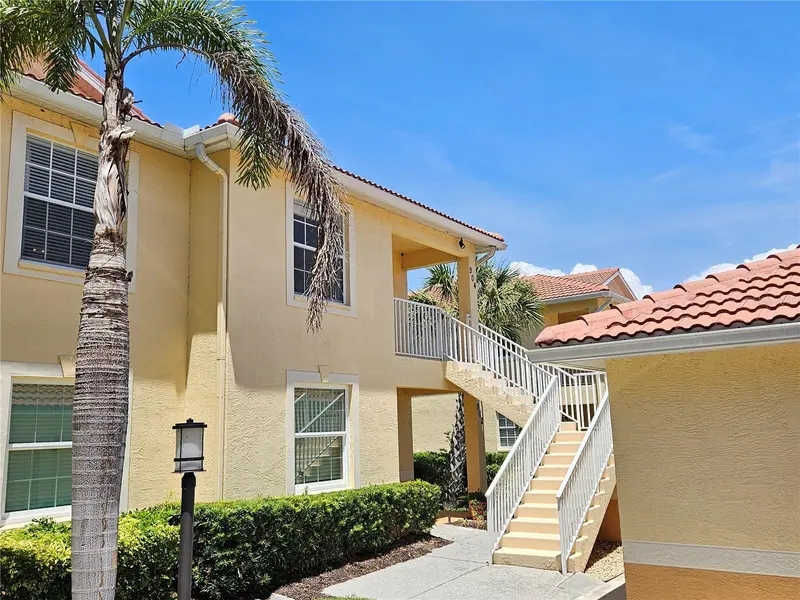 904 CASA DEL LAGO WAY #904, VENICE