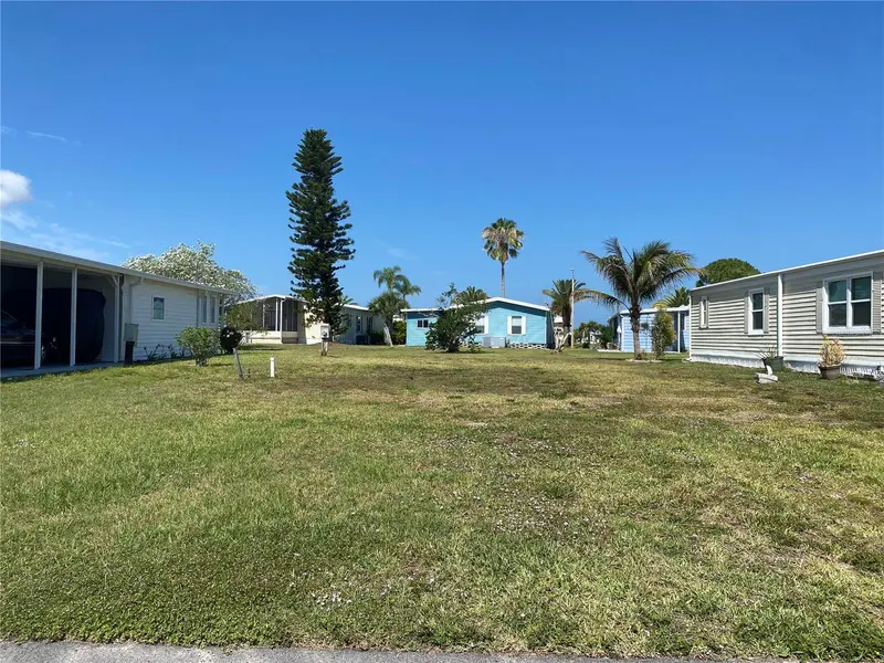 530 PARKWOOD AVENUE, NORTH PORT