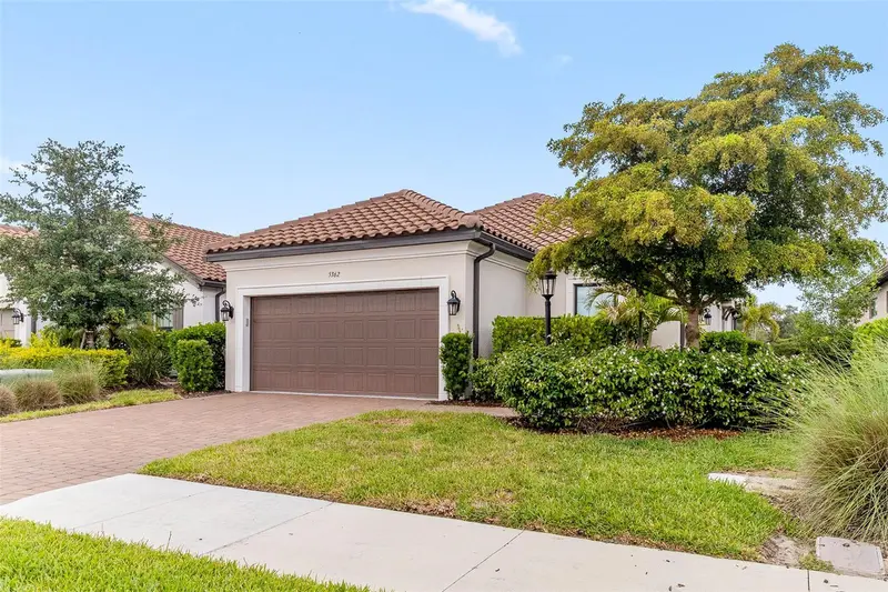 5362 CICERONE STREET, SARASOTA, photo 2 of 37