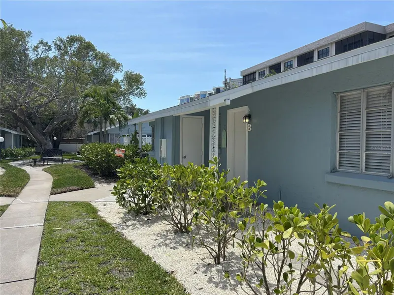 170 ROOSEVELT DRIVE #8, SARASOTA