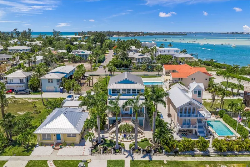 791 BROADWAY STREET, LONGBOAT KEY