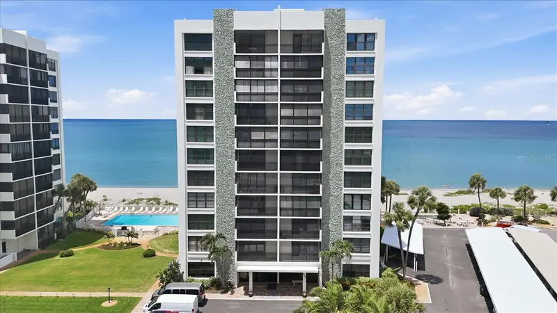 629 ALHAMBRA ROAD #702, VENICE