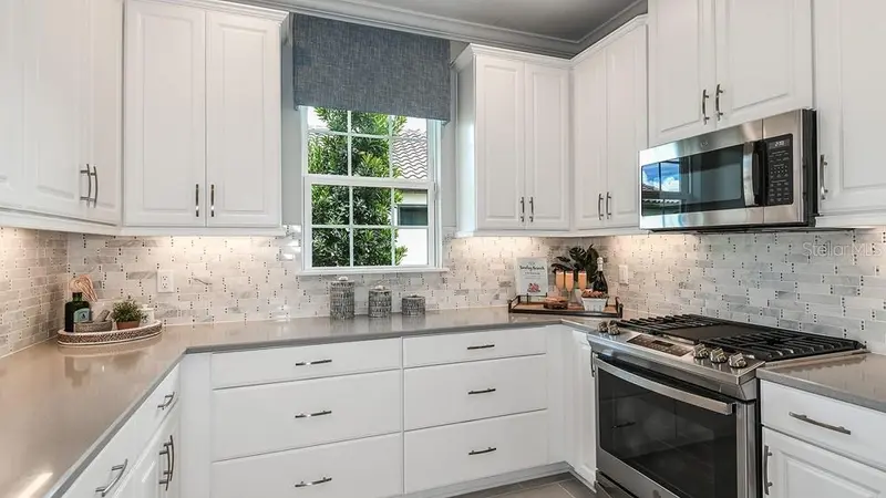 3208 TORTA COURT, BRADENTON, photo 4 of 36