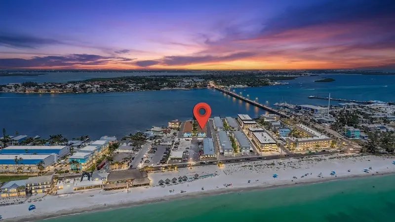 117 7TH STREET #2, BRADENTON BEACH