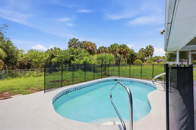 4850 BRICKELL DRIVE, NORTH PORT, photo 3 of 33
