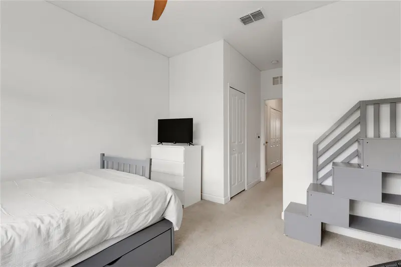 Thumbnail 36