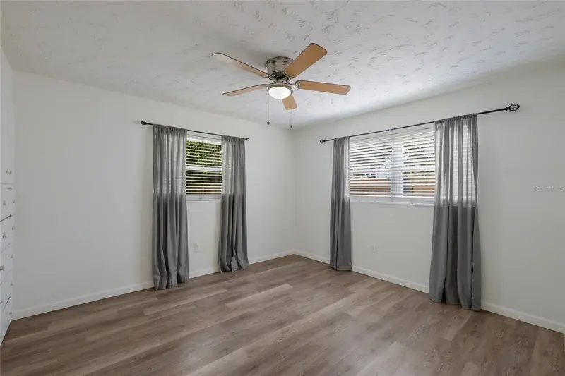Thumbnail 18