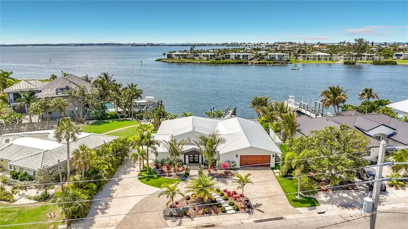 605 KEY ROYALE DRIVE, HOLMES BEACH, photo 3 of 98