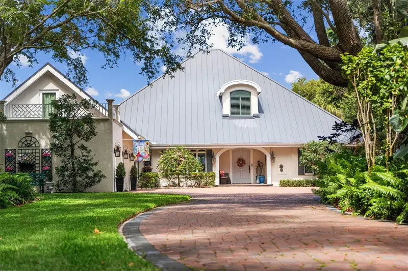 8152 LONGBAY BOULEVARD, SARASOTA