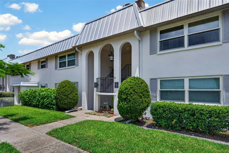 5800 HOLLYWOOD BOULEVARD #112, SARASOTA