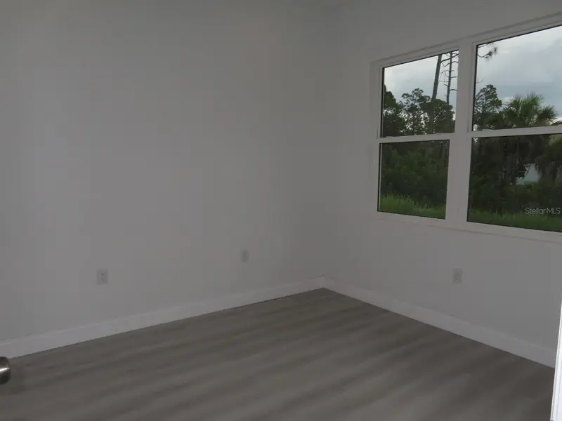 Thumbnail 38