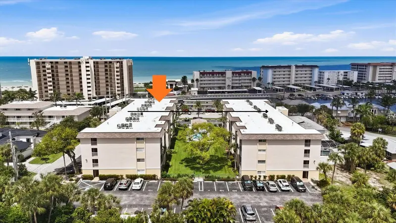 995 LAGUNA DRIVE #103, VENICE