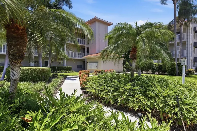 9320 CLUBSIDE CIRCLE #2209, SARASOTA