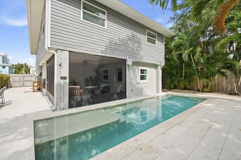 2811 AVENUE C, HOLMES BEACH, photo 3 of 53